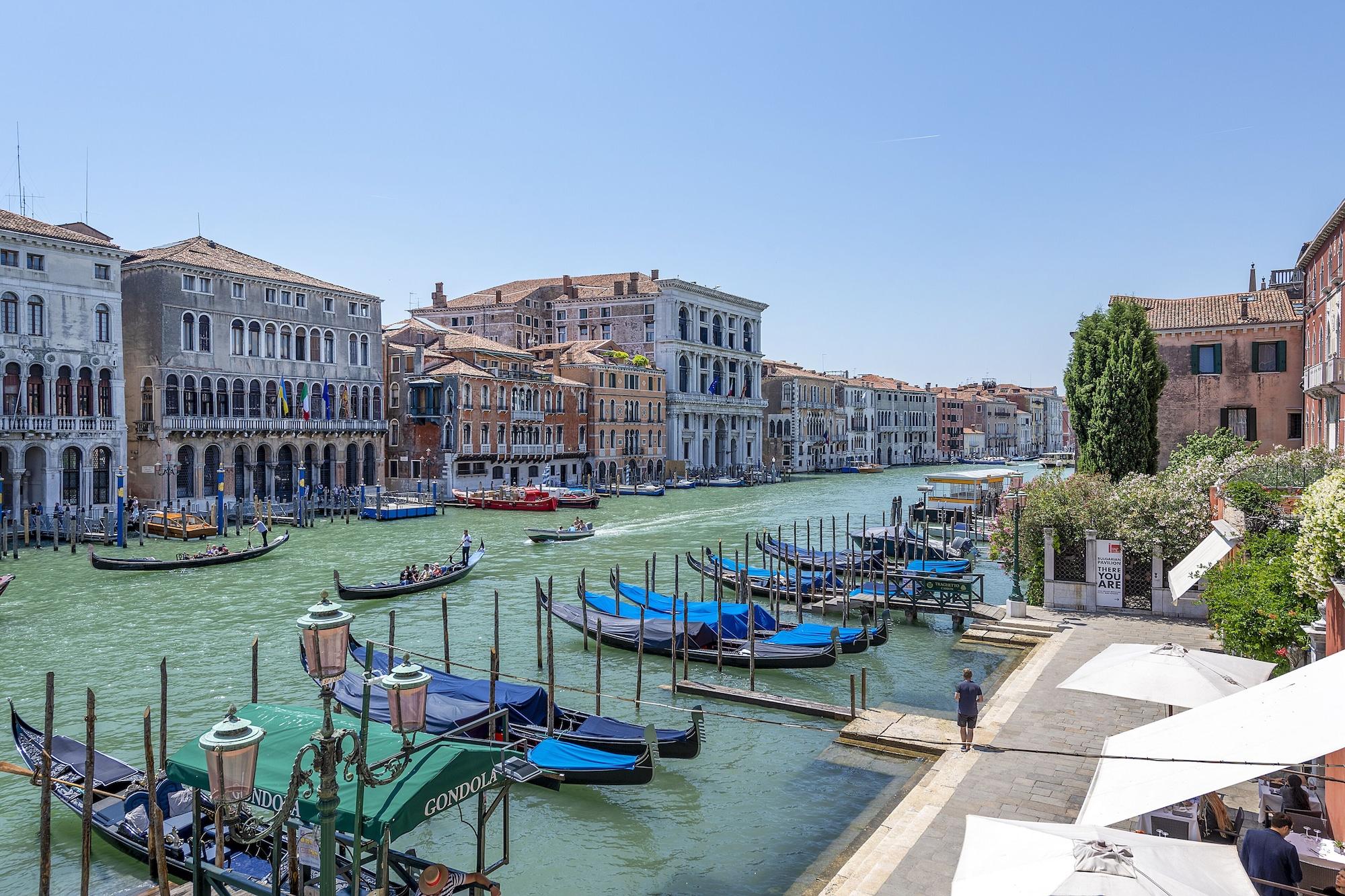 H10 Palazzo Canova Venesia Bagian luar foto