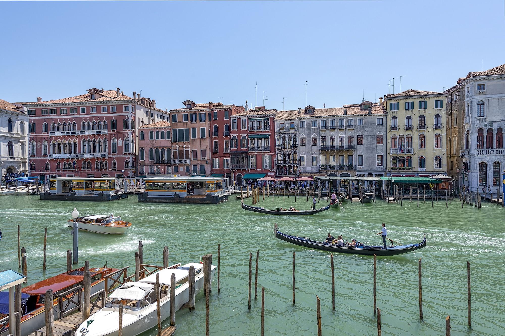 H10 Palazzo Canova Venesia Bagian luar foto