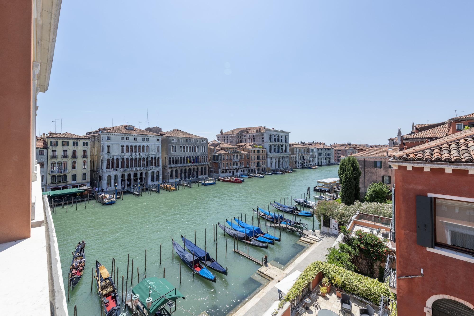 H10 Palazzo Canova Venesia Bagian luar foto