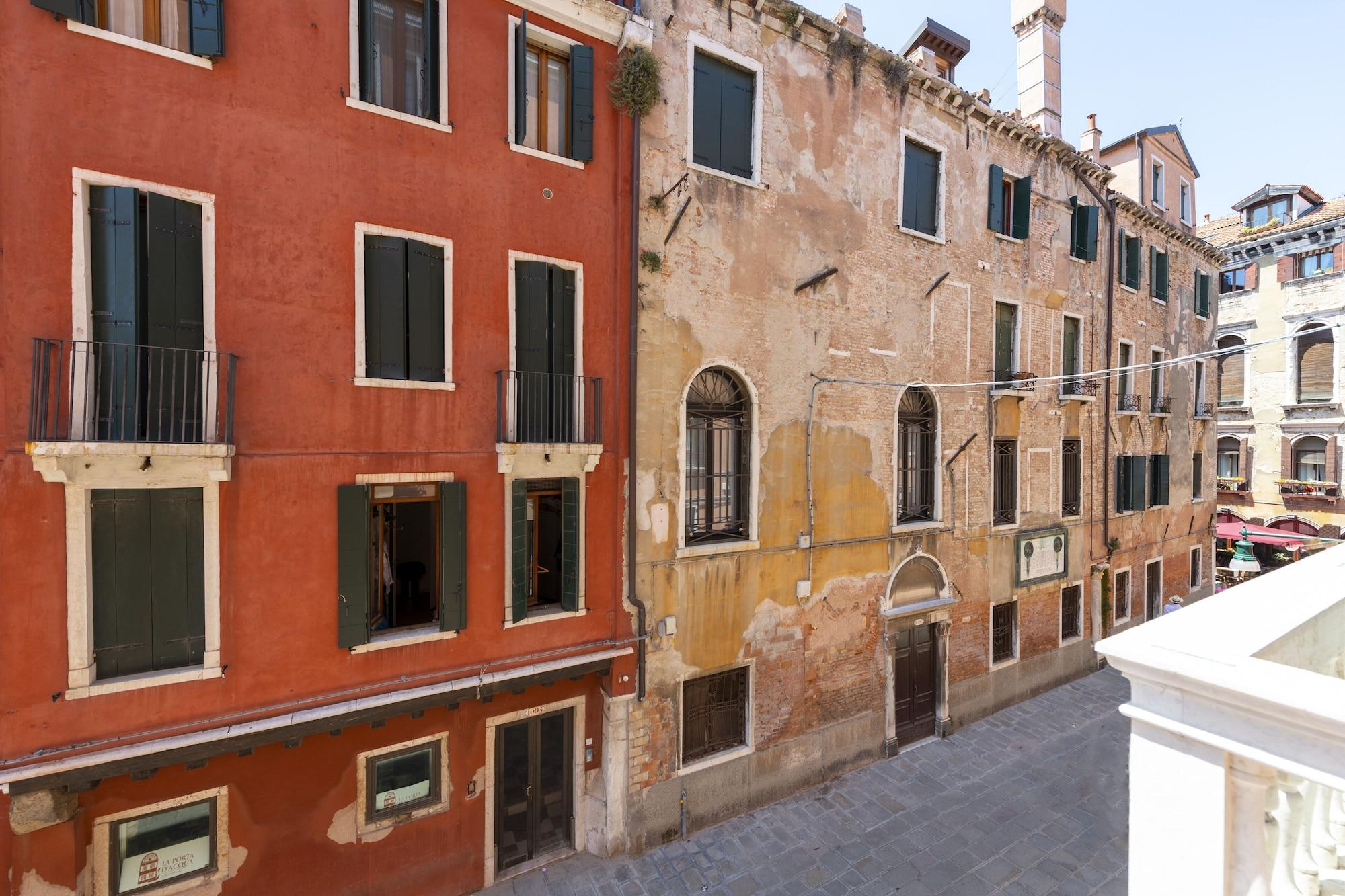 H10 Palazzo Canova Venesia Bagian luar foto